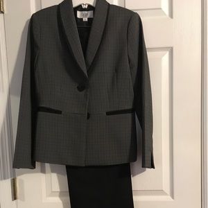 Ladies Professional Suit